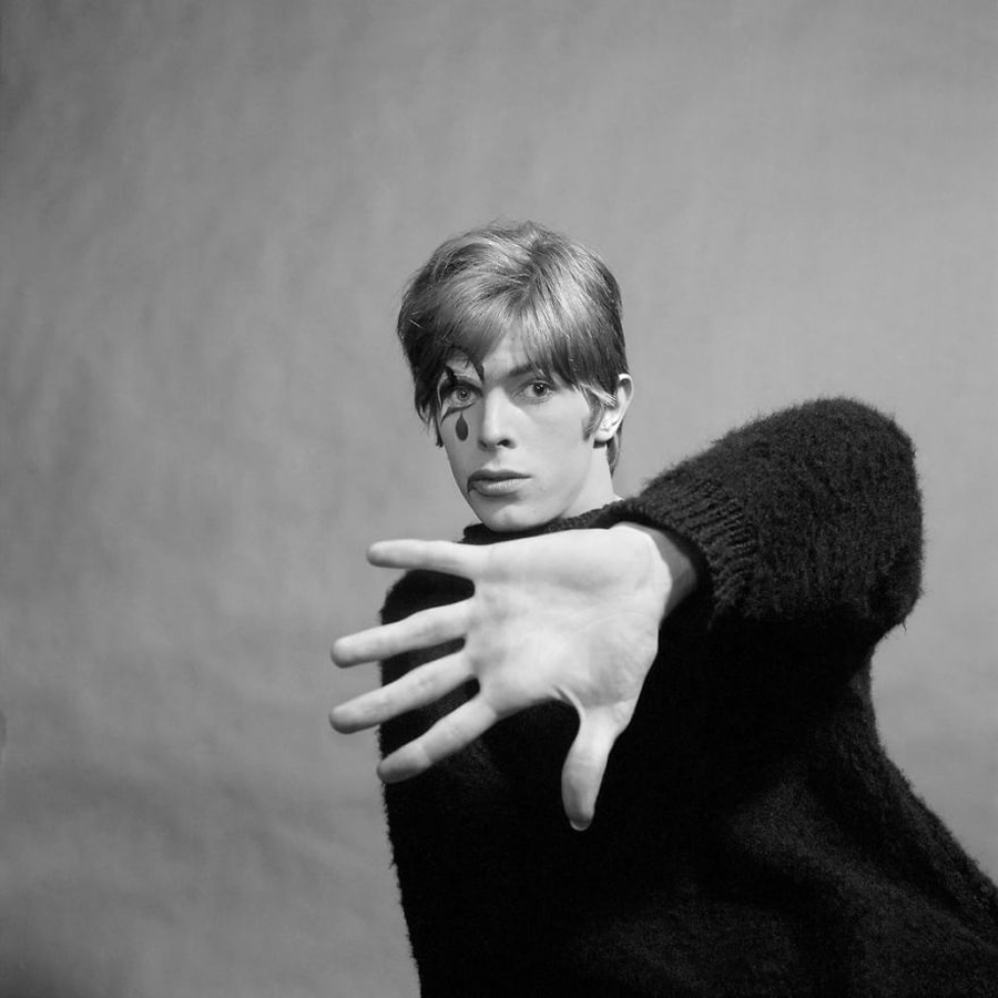 Never-Before-Seen Photos Of David Bowie 