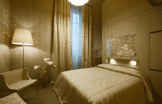 The colors of Hotel Maison Moschino in Milan